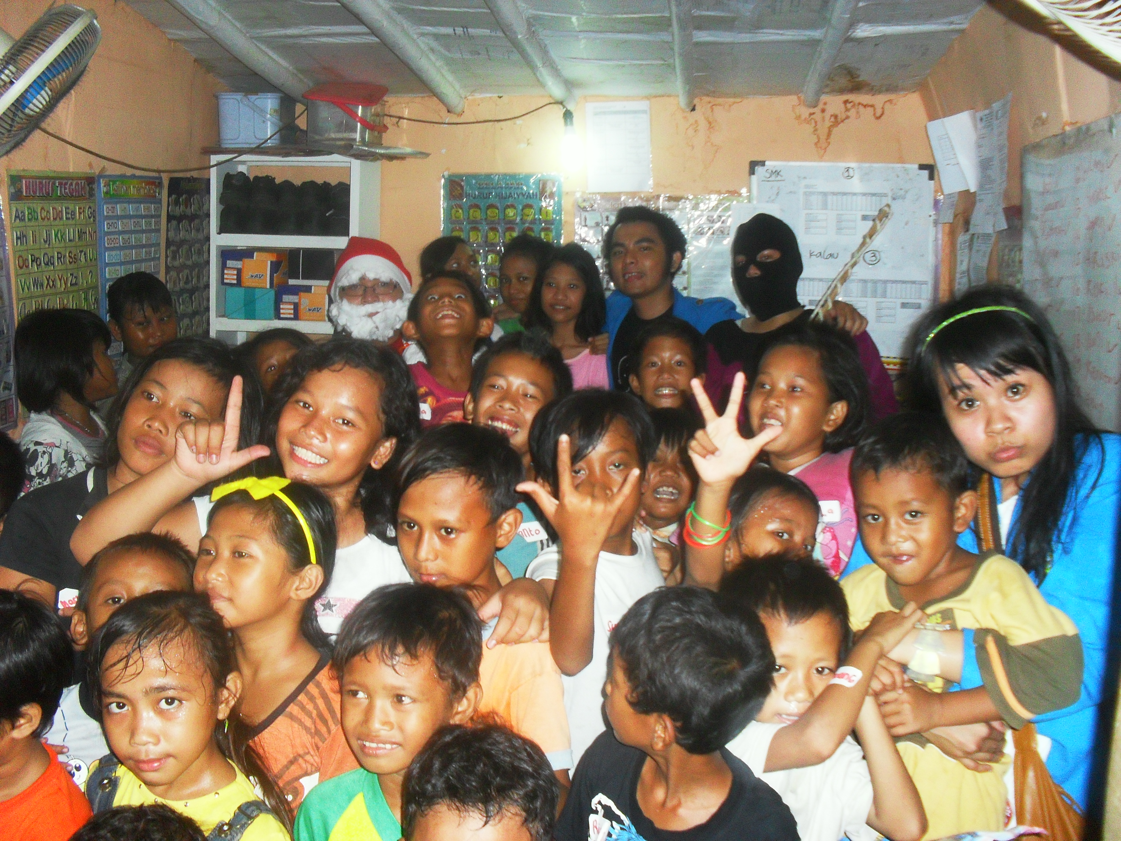 Aksi Berbagi Kasih Dengan Anak Anak Jalanan Di Jakarta Ricks Blog
